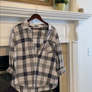 Plaid V neck with buttons